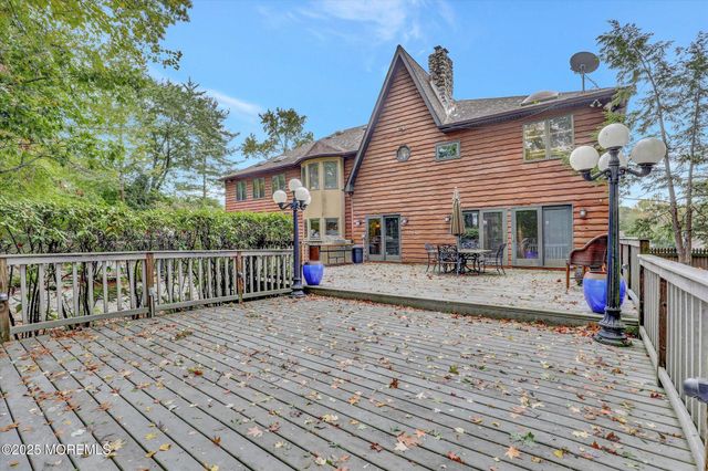 17 Emerald Drive, Morganville, NJ 07751