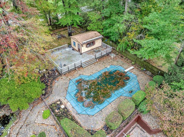17 Emerald Drive, Morganville, NJ 07751