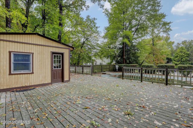 17 Emerald Drive, Morganville, NJ 07751