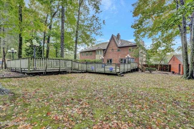 17 Emerald Drive, Morganville, NJ 07751