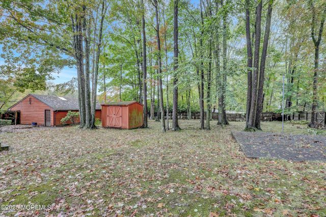 17 Emerald Drive, Morganville, NJ 07751