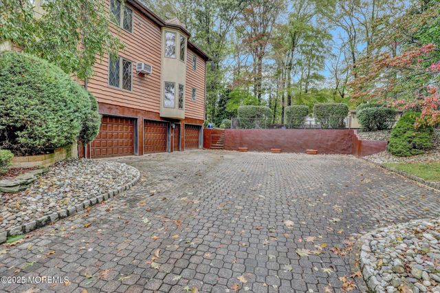 17 Emerald Drive, Morganville, NJ 07751