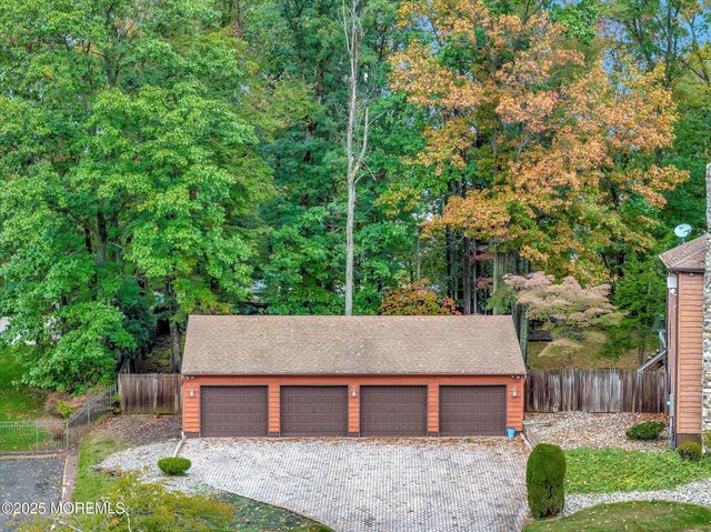 17 Emerald Drive, Morganville, NJ 07751