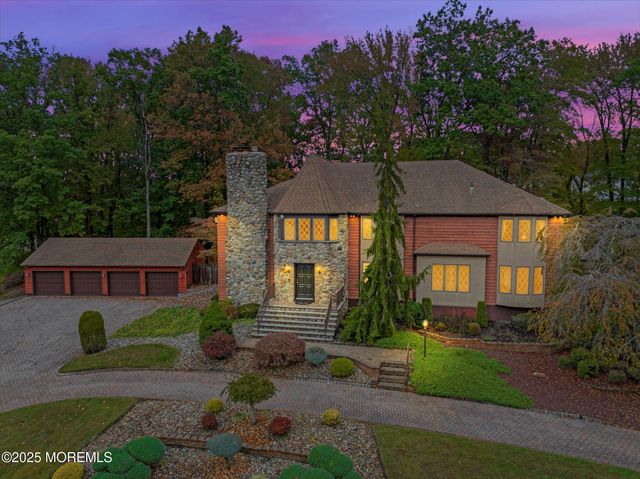 17 Emerald Drive, Morganville, NJ 07751
