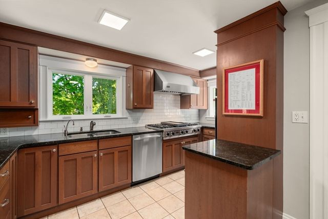 50 Stow St, Waltham, MA 02453