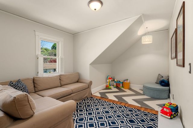 50 Stow St, Waltham, MA 02453