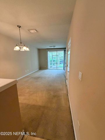 8133 SUMMERSIDE Circle, Jacksonville, FL 32256