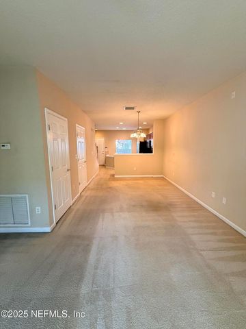 8133 SUMMERSIDE Circle, Jacksonville, FL 32256