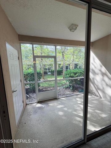 8133 SUMMERSIDE Circle, Jacksonville, FL 32256