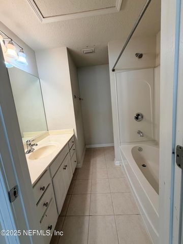 8133 SUMMERSIDE Circle, Jacksonville, FL 32256