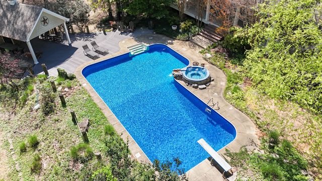 94 Oak Shadow Dr, Loretto, TN 38469