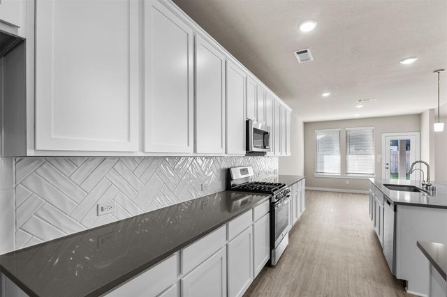 8531 Oceanmist Cove Drive, Cypress, TX 77433