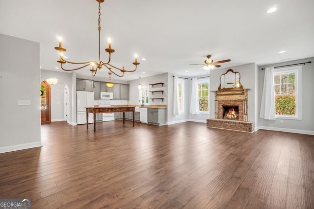 200 Douglas Creek Road, Flovilla, GA 30216