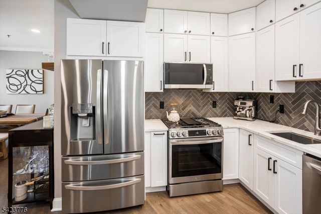 82 Clinton St 6F, Hoboken City, NJ 07030