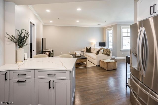 82 Clinton St 6F, Hoboken City, NJ 07030
