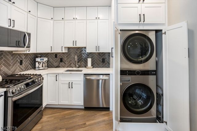 82 Clinton St 6F, Hoboken City, NJ 07030
