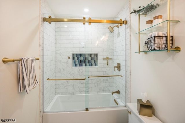 82 Clinton St 6F, Hoboken City, NJ 07030
