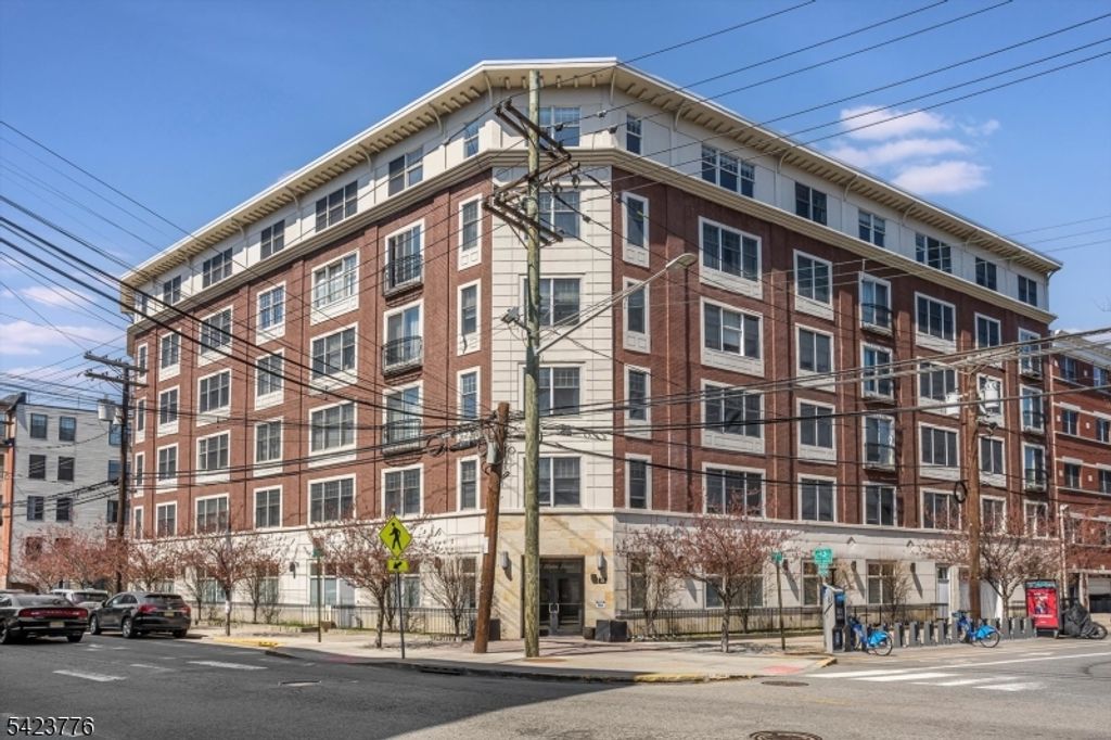 82 Clinton St 6F, Hoboken City, NJ 07030