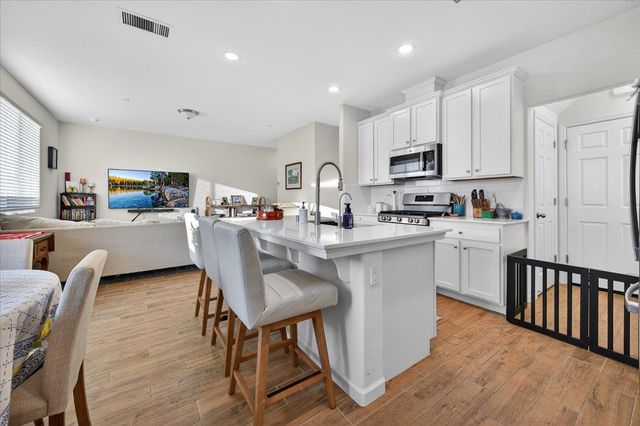 2327 N Hartford Drive, Fresno, CA 93727