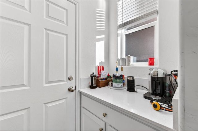 2327 N Hartford Drive, Fresno, CA 93727