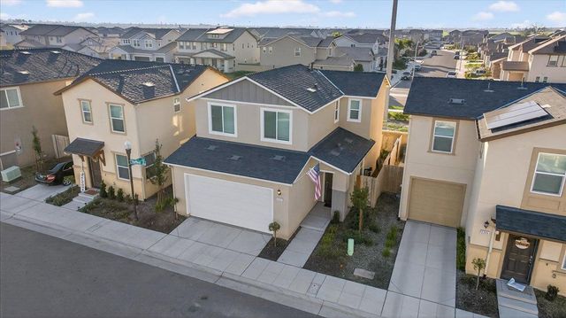 2327 N Hartford Drive, Fresno, CA 93727