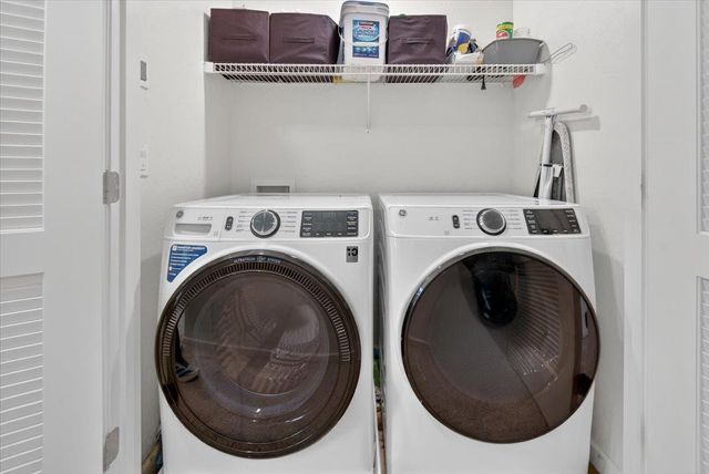 2327 N Hartford Drive, Fresno, CA 93727