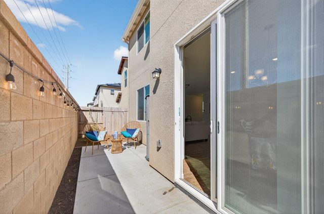 2327 N Hartford Drive, Fresno, CA 93727