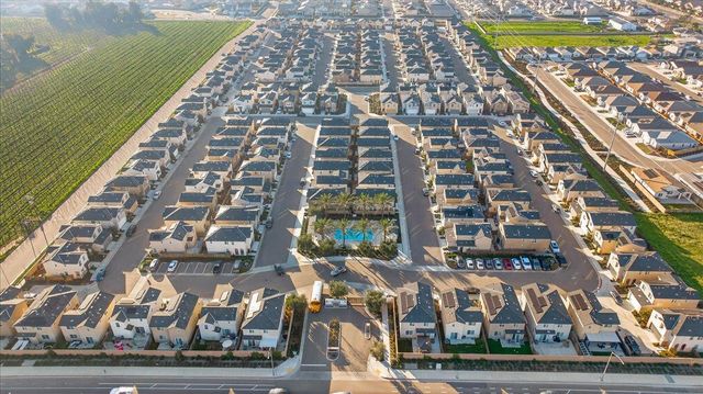 2327 N Hartford Drive, Fresno, CA 93727