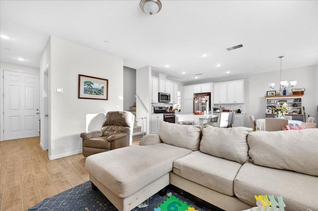 2327 N Hartford Drive, Fresno, CA 93727