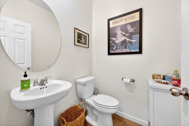 2327 N Hartford Drive, Fresno, CA 93727