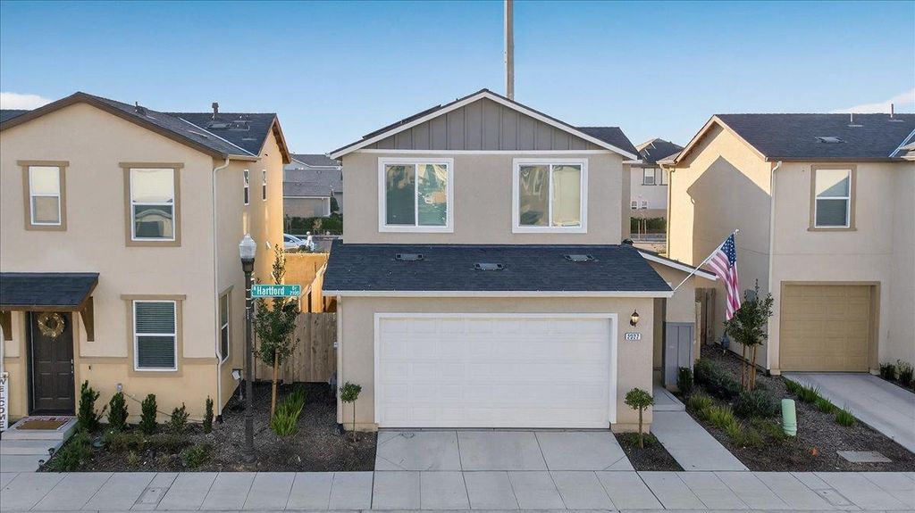 2327 N Hartford Drive, Fresno, CA 93727