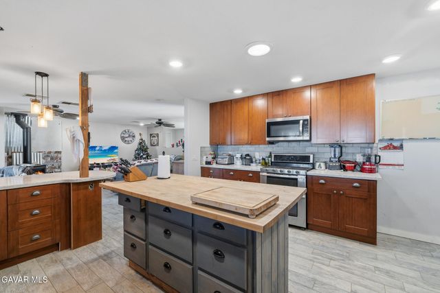 10817 E Avenue R-12, Littlerock, CA 93543