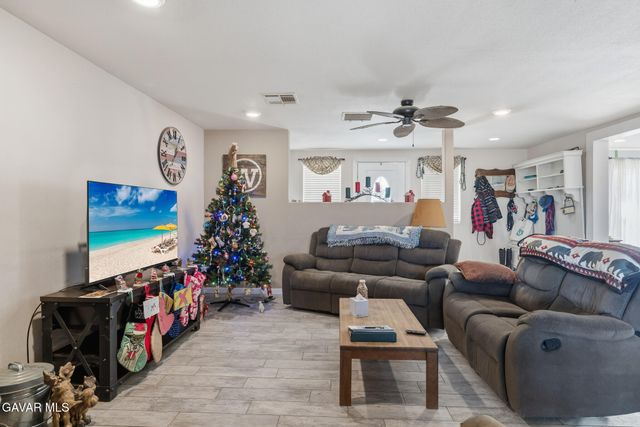 10817 E Avenue R-12, Littlerock, CA 93543