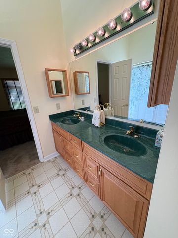 5728 Cross Bridge Court, Plainfield, IN 46168