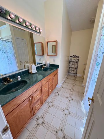 5728 Cross Bridge Court, Plainfield, IN 46168