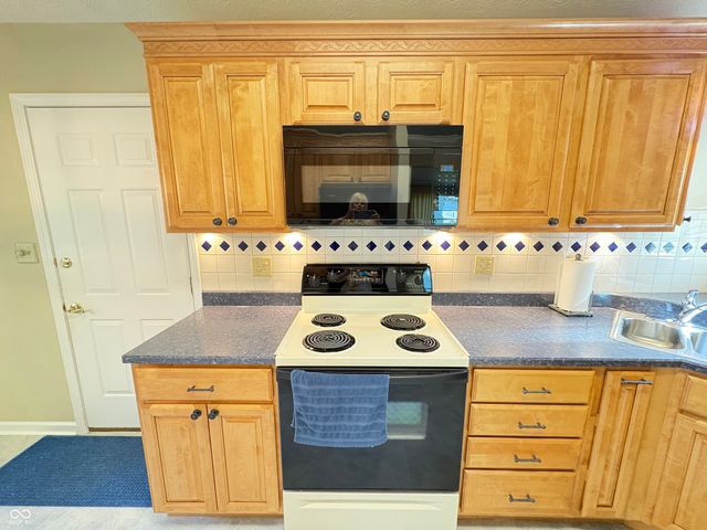 5728 Cross Bridge Court, Plainfield, IN 46168