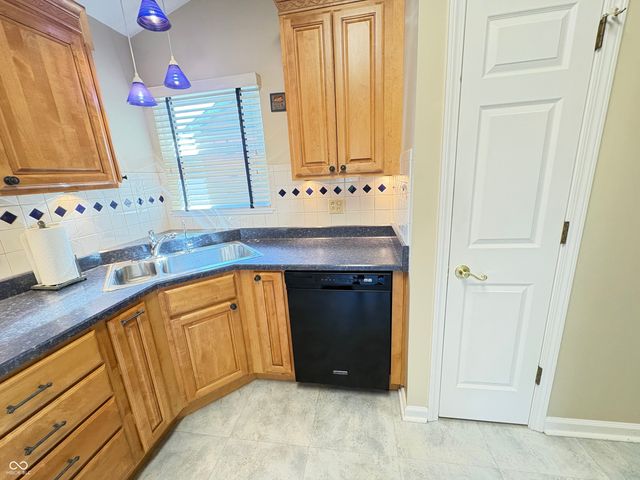 5728 Cross Bridge Court, Plainfield, IN 46168