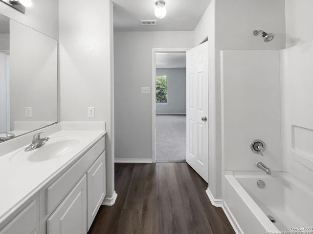5526 Bat, San Antonio, TX 78252