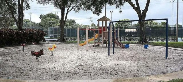 2811 Village Boulevard 101, West Palm Beach, FL 33409