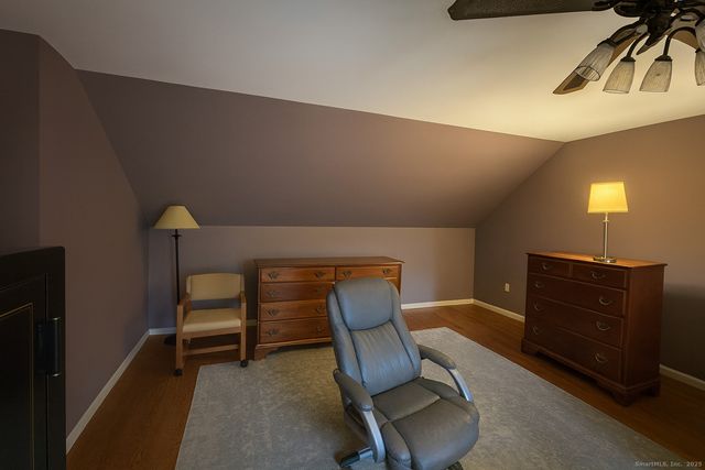 33 Walnut Tree Hill Road, Shelton, CT 06484