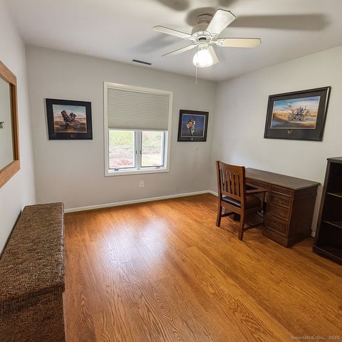 33 Walnut Tree Hill Road, Shelton, CT 06484