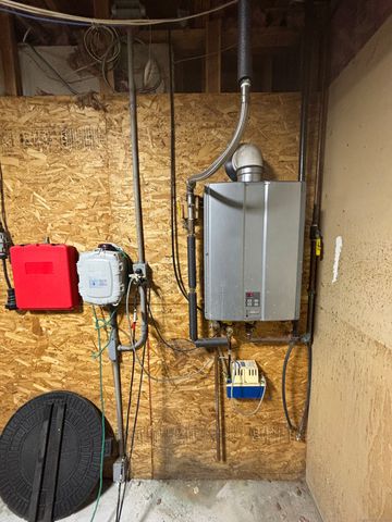 33 Walnut Tree Hill Road, Shelton, CT 06484