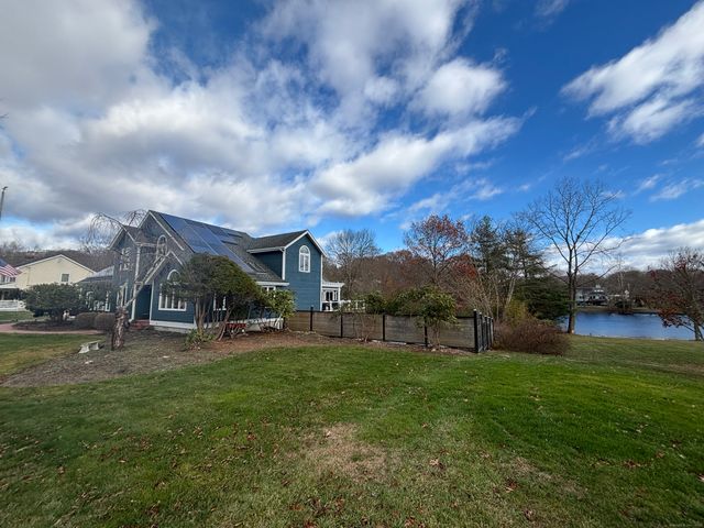 33 Walnut Tree Hill Road, Shelton, CT 06484