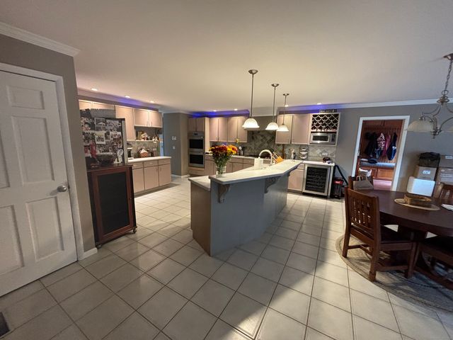 33 Walnut Tree Hill Road, Shelton, CT 06484