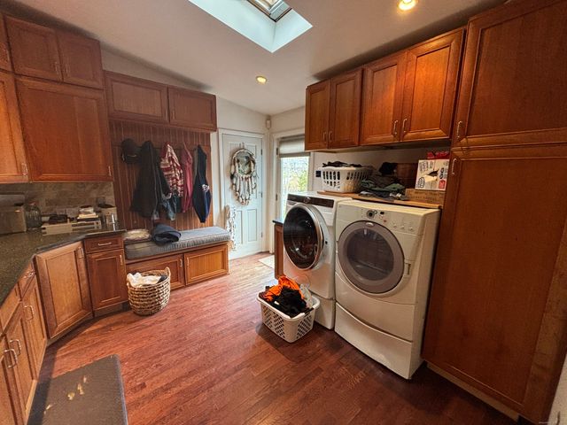 33 Walnut Tree Hill Road, Shelton, CT 06484