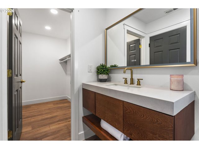 423 Nw 153RD St, Vancouver, WA 98685