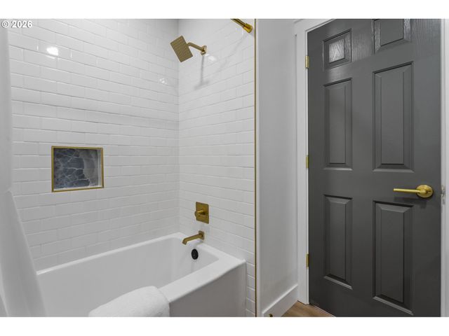 423 Nw 153RD St, Vancouver, WA 98685