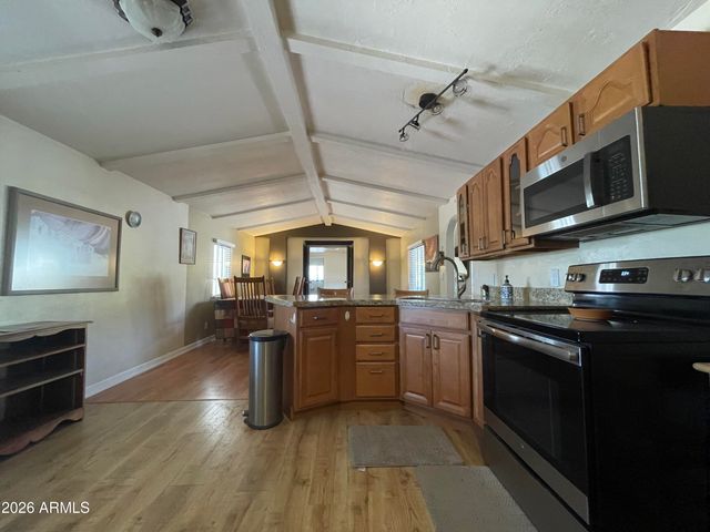 106 E LYNN Way, Queen Valley, AZ 85118