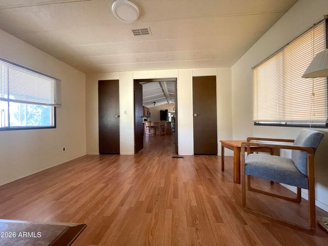 106 E LYNN Way, Queen Valley, AZ 85118