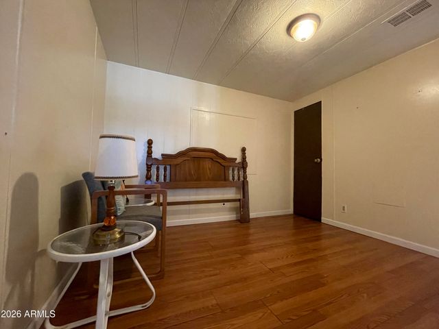 106 E LYNN Way, Queen Valley, AZ 85118